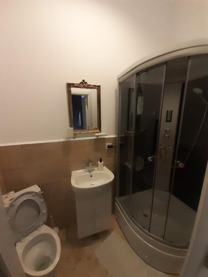 Casa J. Gusbeth Appartement Braşov Buitenkant foto