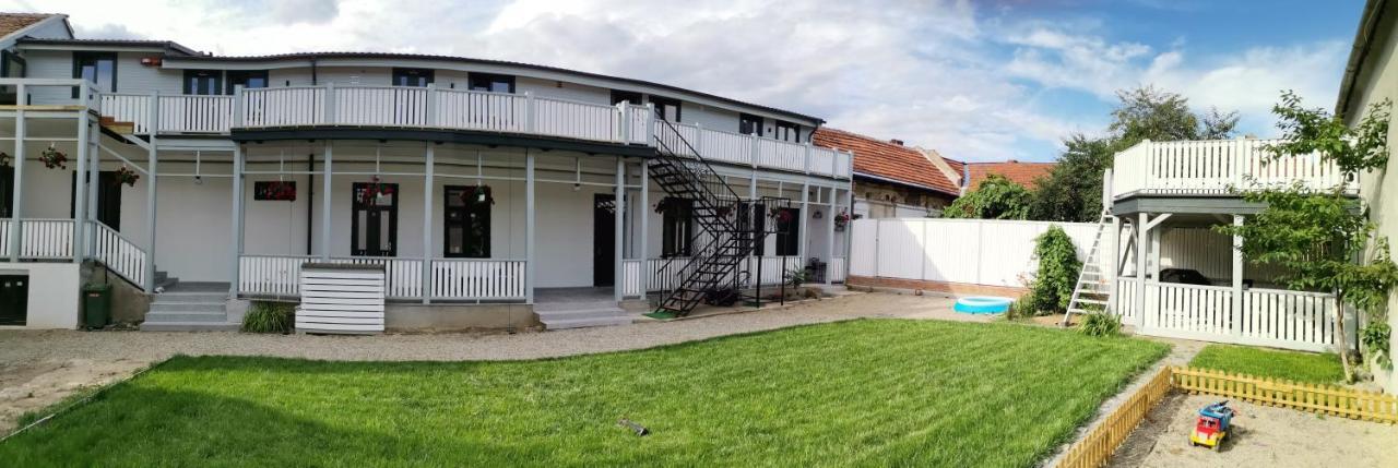 Casa J. Gusbeth Appartement Braşov Buitenkant foto