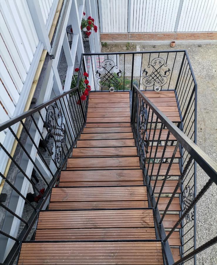Casa J. Gusbeth Appartement Braşov Buitenkant foto