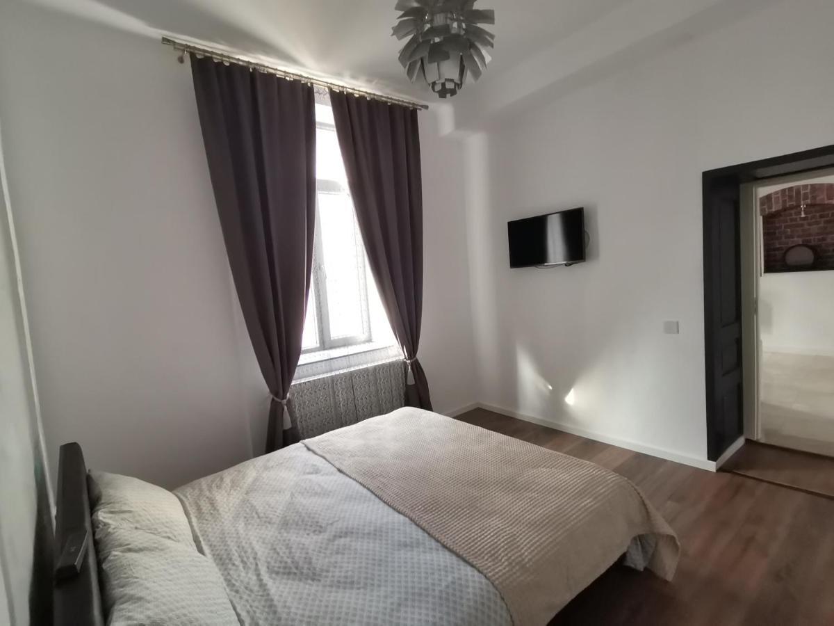 Casa J. Gusbeth Appartement Braşov Buitenkant foto